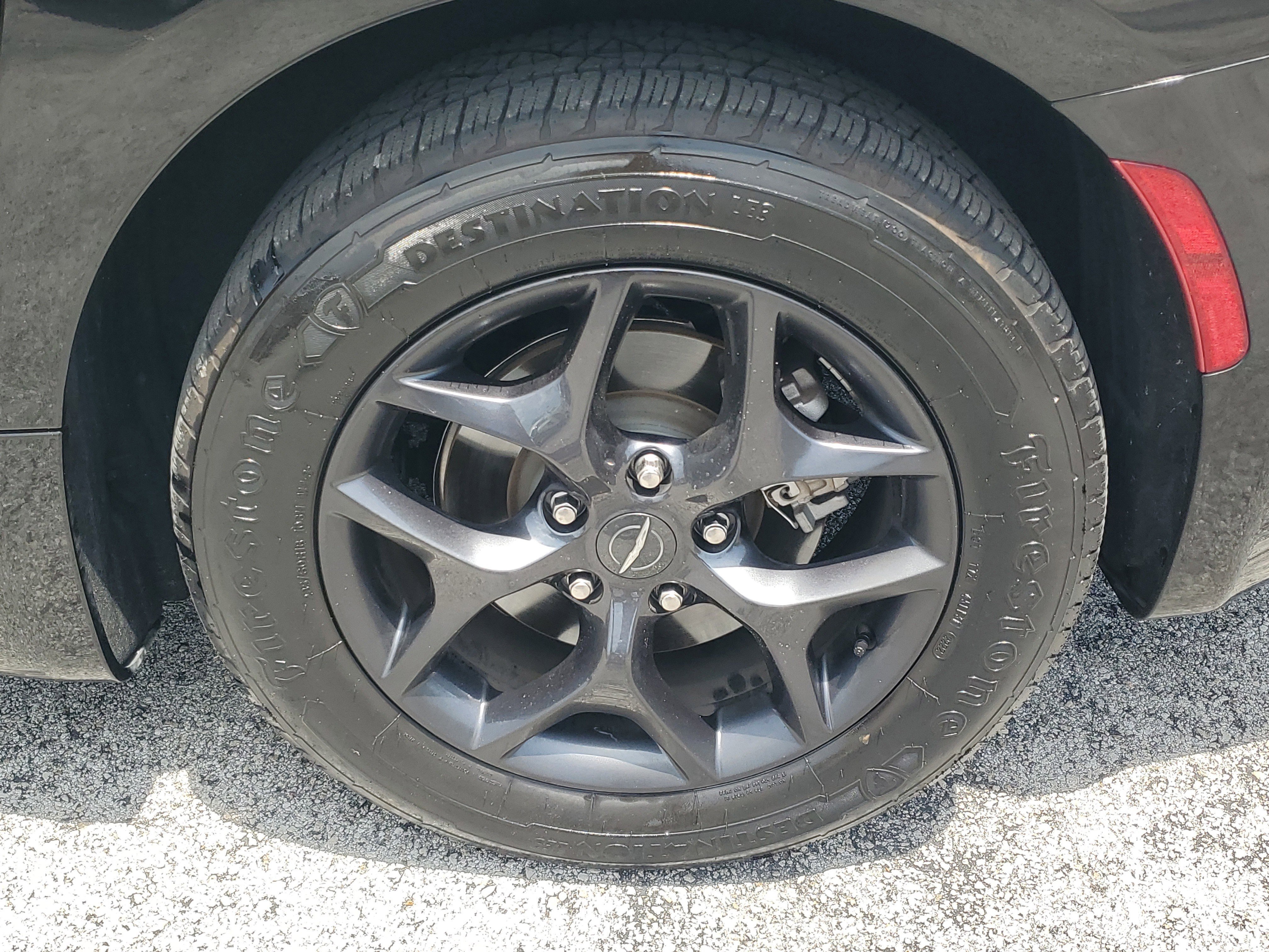 Used 2019 Chrysler Pacifica Touring-L w/ Premium Audio Group FWD image 9