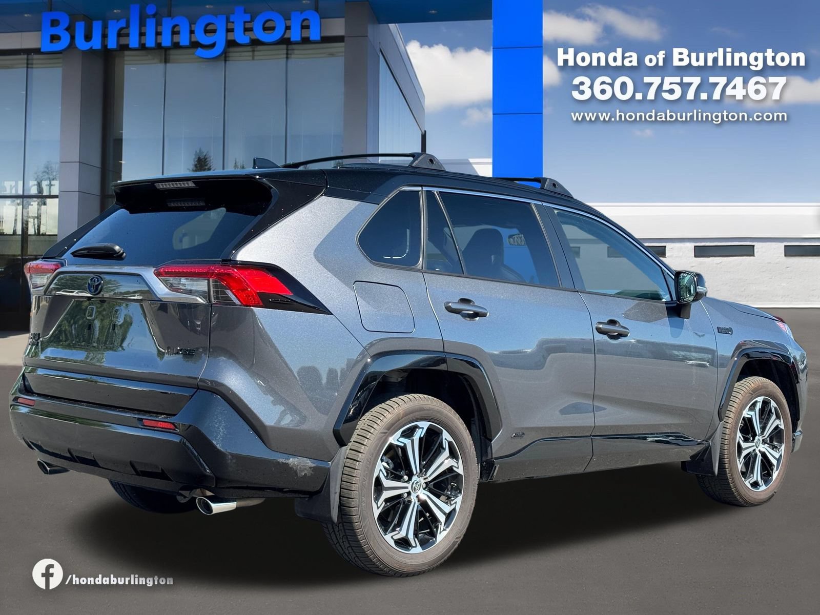 Used 2023 Toyota RAV4 XSE w/ Weather Package AWD/4WD image 6