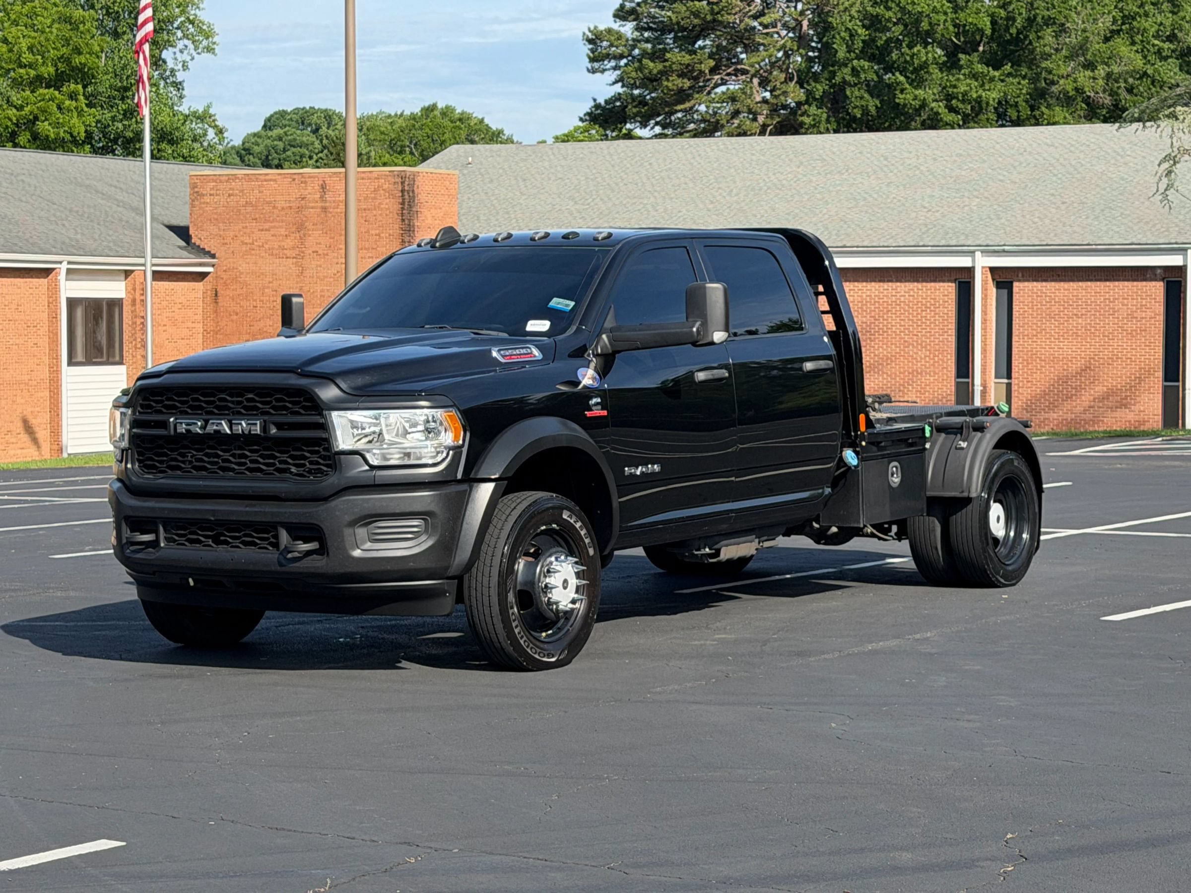 Used 2022 RAM 5500 Tradesman w/ Convenience Group AWD/4WD image 1