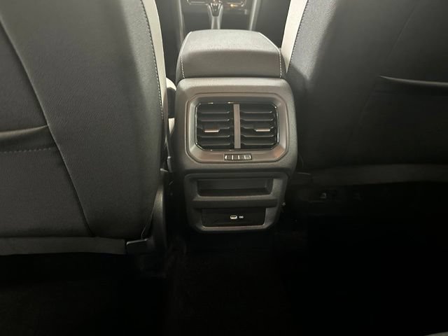 Used 2025 Volkswagen Taos SE AWD/4WD image 11