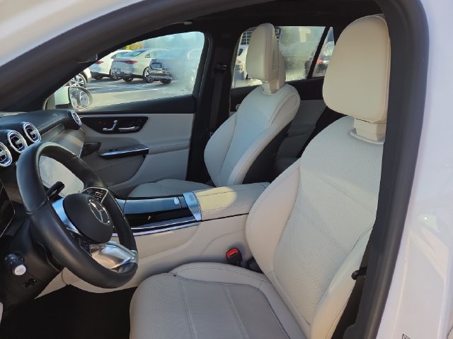 Used 2023 Mercedes-Benz GLC 300 4MATIC w/ Exclusive Trim Package image 22