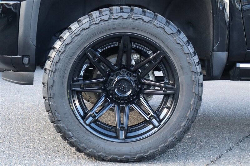 Used 2025 GMC Sierra 3500 Denali Ultimate image 10