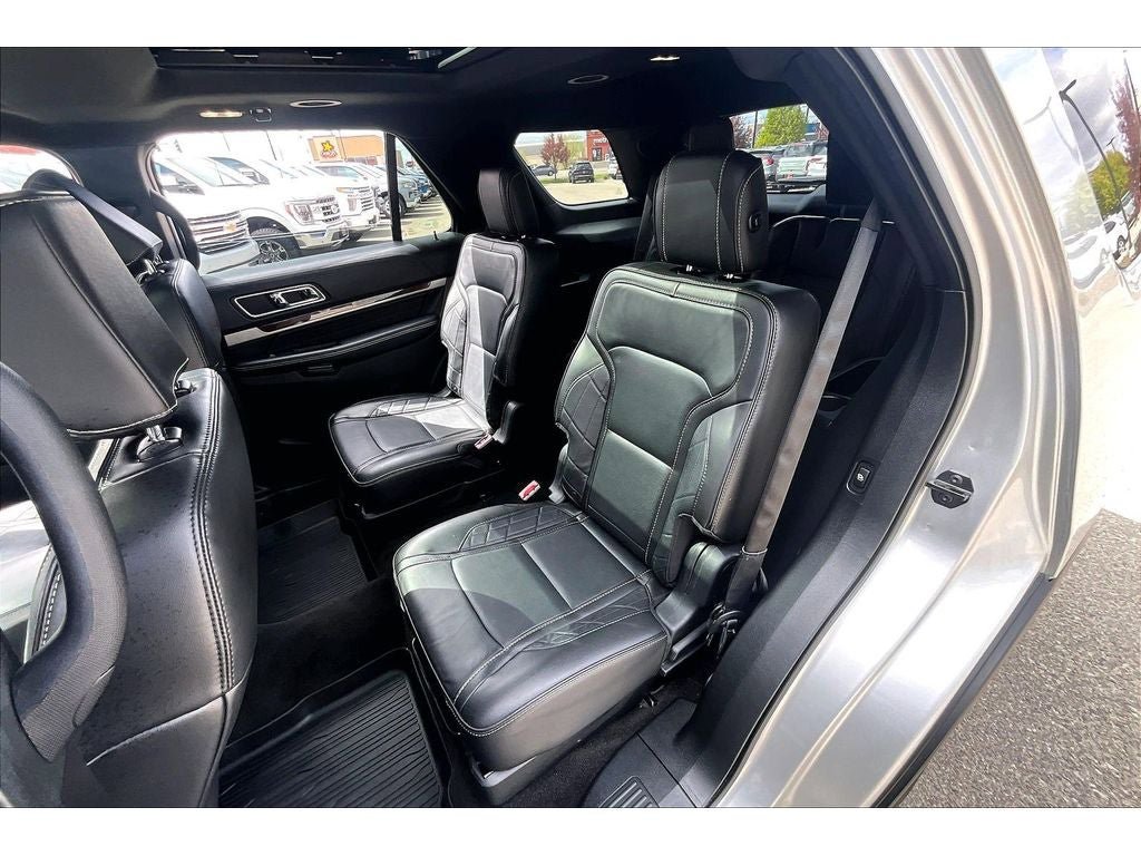 Used 2018 Ford Explorer Platinum AWD/4WD image 29