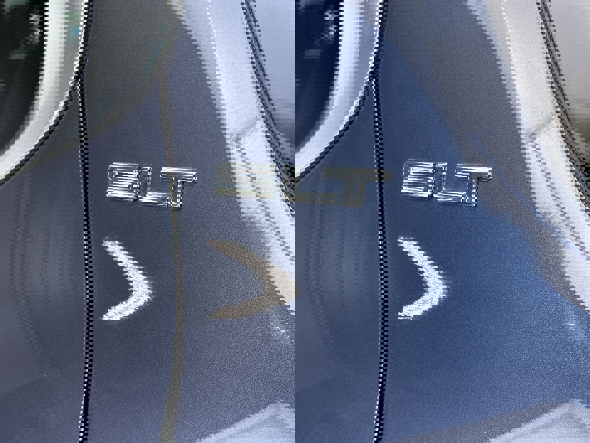 Used 2018 GMC Acadia SLT image 27