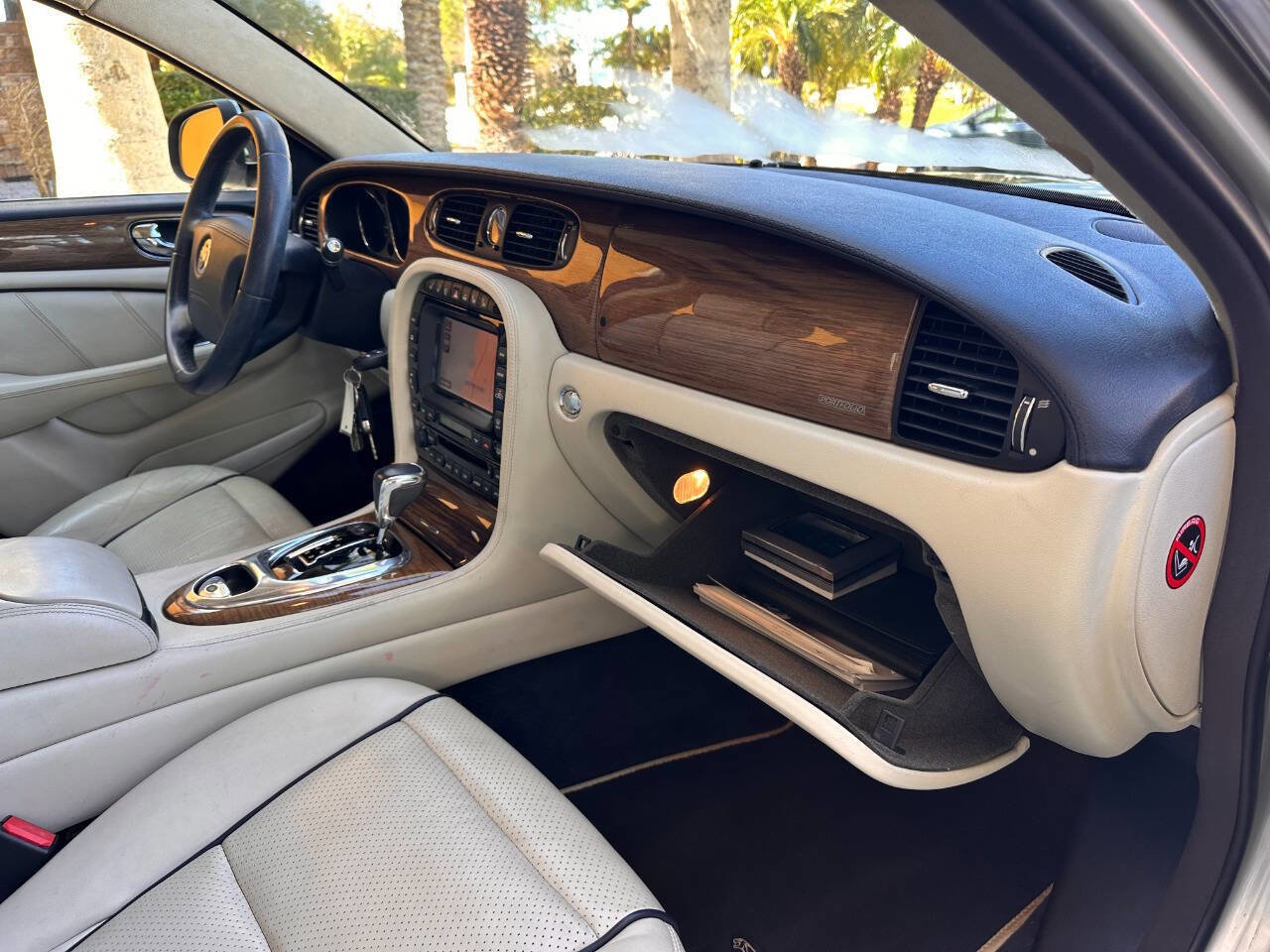 Used 2009 Jaguar XJ Vanden Plas Super V8 Portfolio image 51