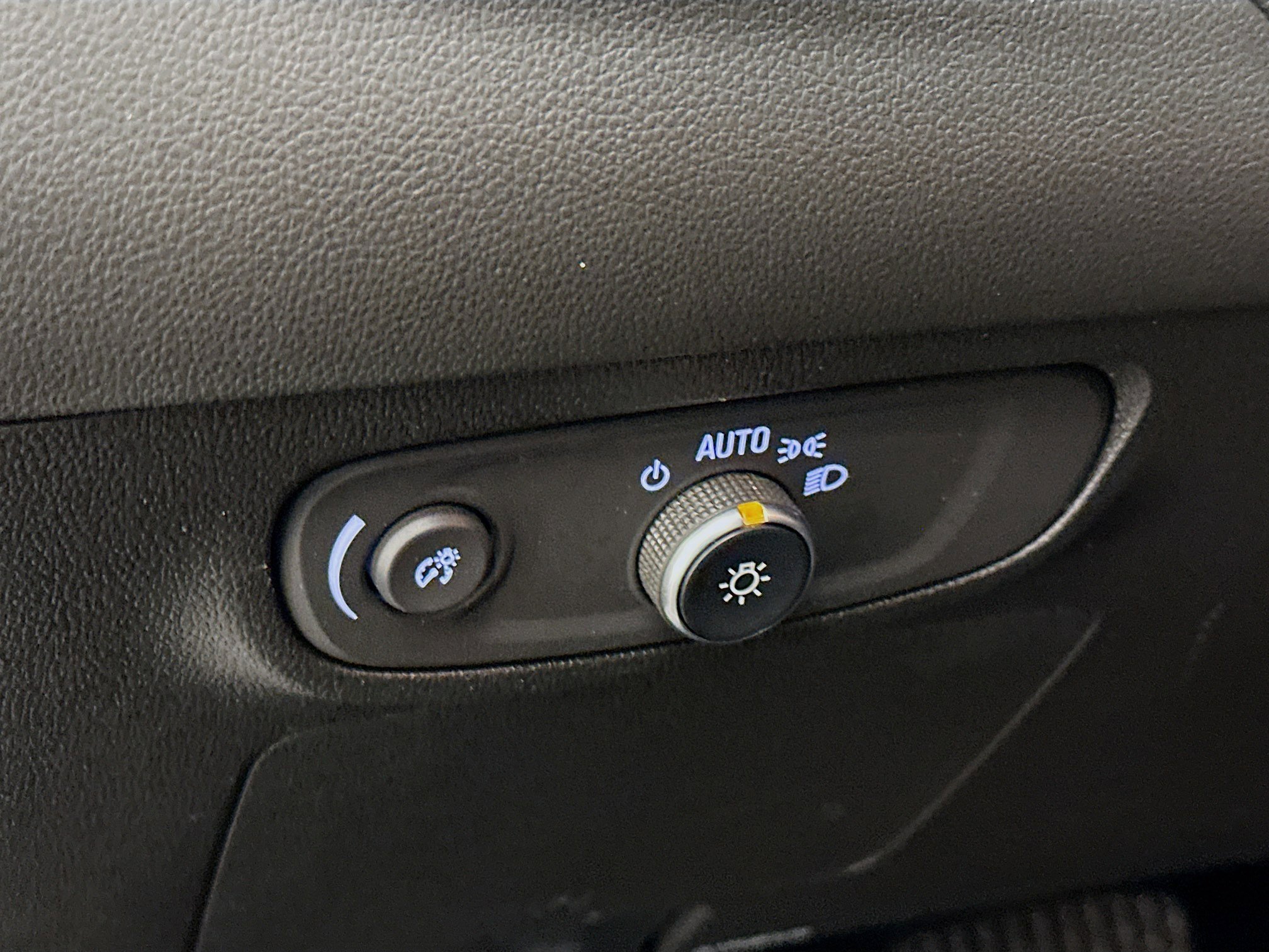 Used 2025 Buick Encore GX Preferred image 17