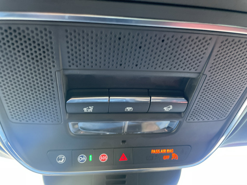 Used 2024 Chevrolet Traverse RS image 37