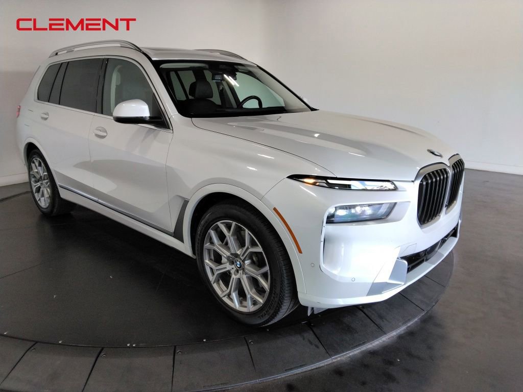 Used 2023 BMW X7 xDrive40i image 3