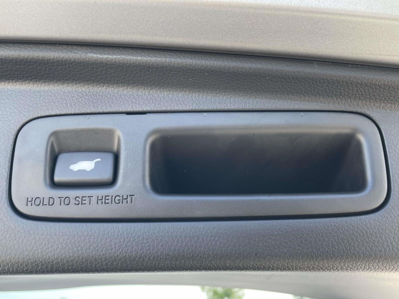 Used 2023 Honda CR-V EX-L image 9