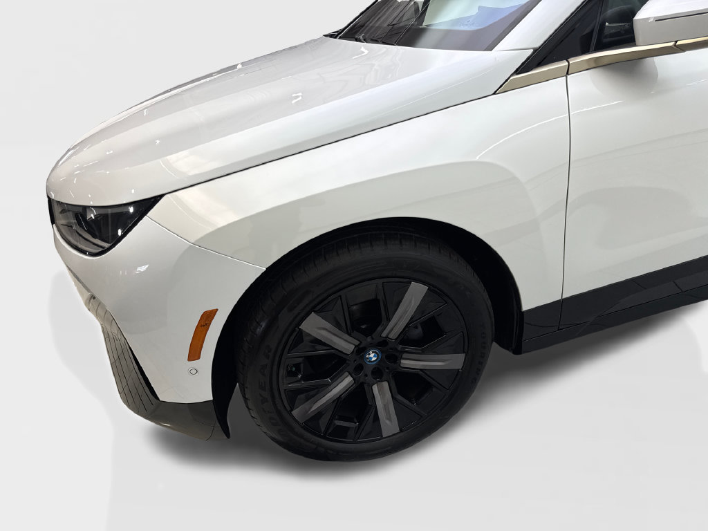 Used 2024 BMW iX xDrive50 w/ Premium Package AWD/4WD image 20
