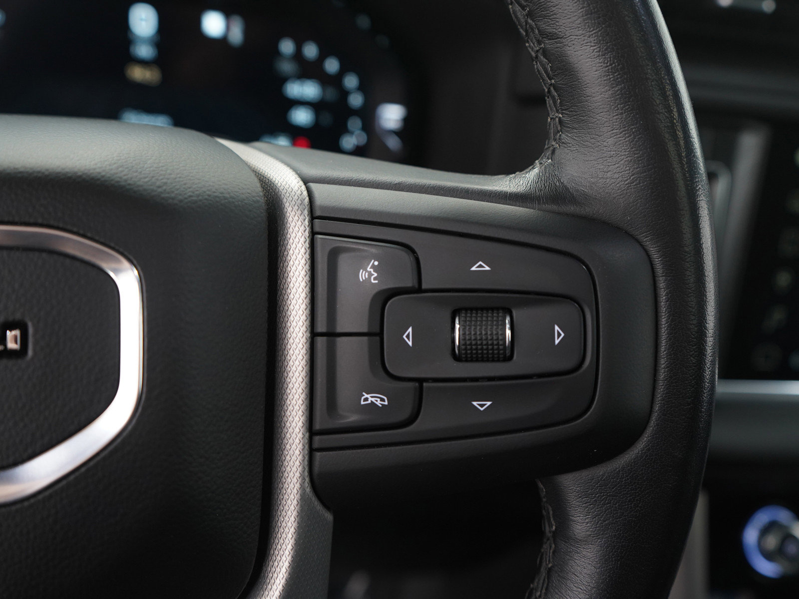 Used 2022 GMC Yukon XL Denali image 30