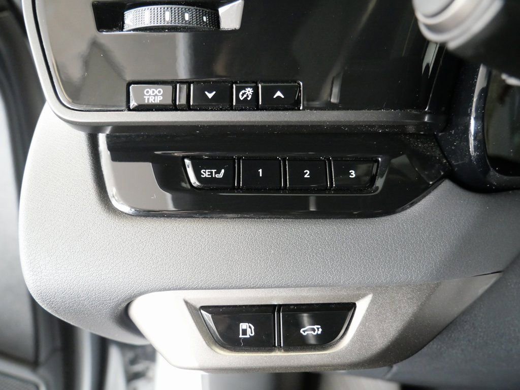 Used 2023 Lexus RX 500h F Sport image 12