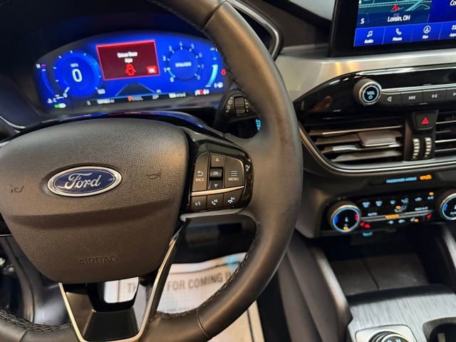 Used 2022 Ford Escape Titanium w/ Class II Trailer Tow Package image 27