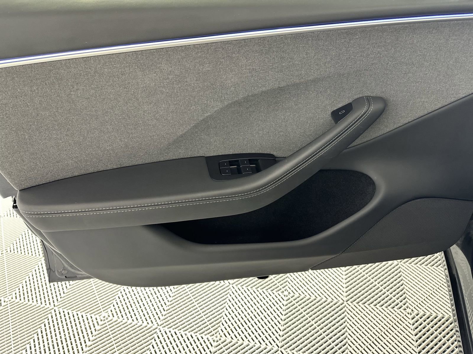 Used 2025 Tesla Model 3 image 29