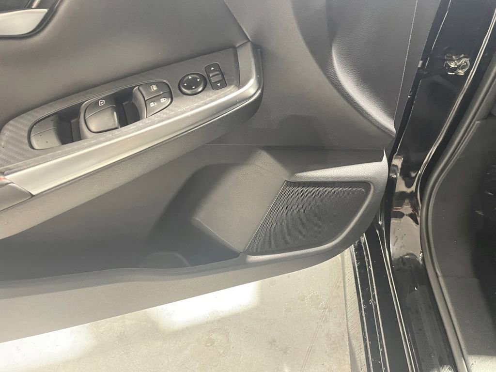 Certified 2025 Nissan Sentra SR w/ Midnight Edition image 15