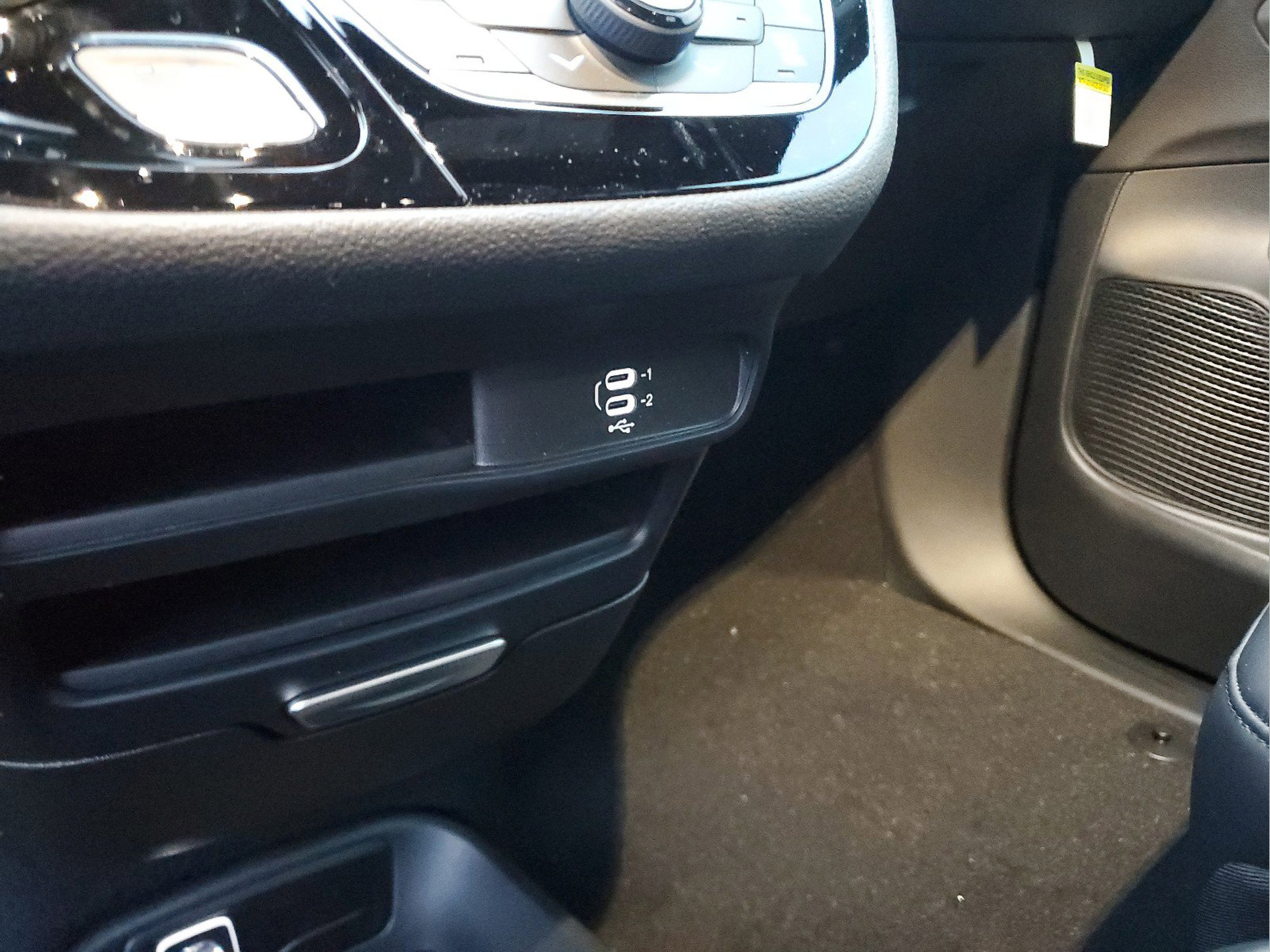 New 2026 Chrysler Pacifica Select FWD image 19