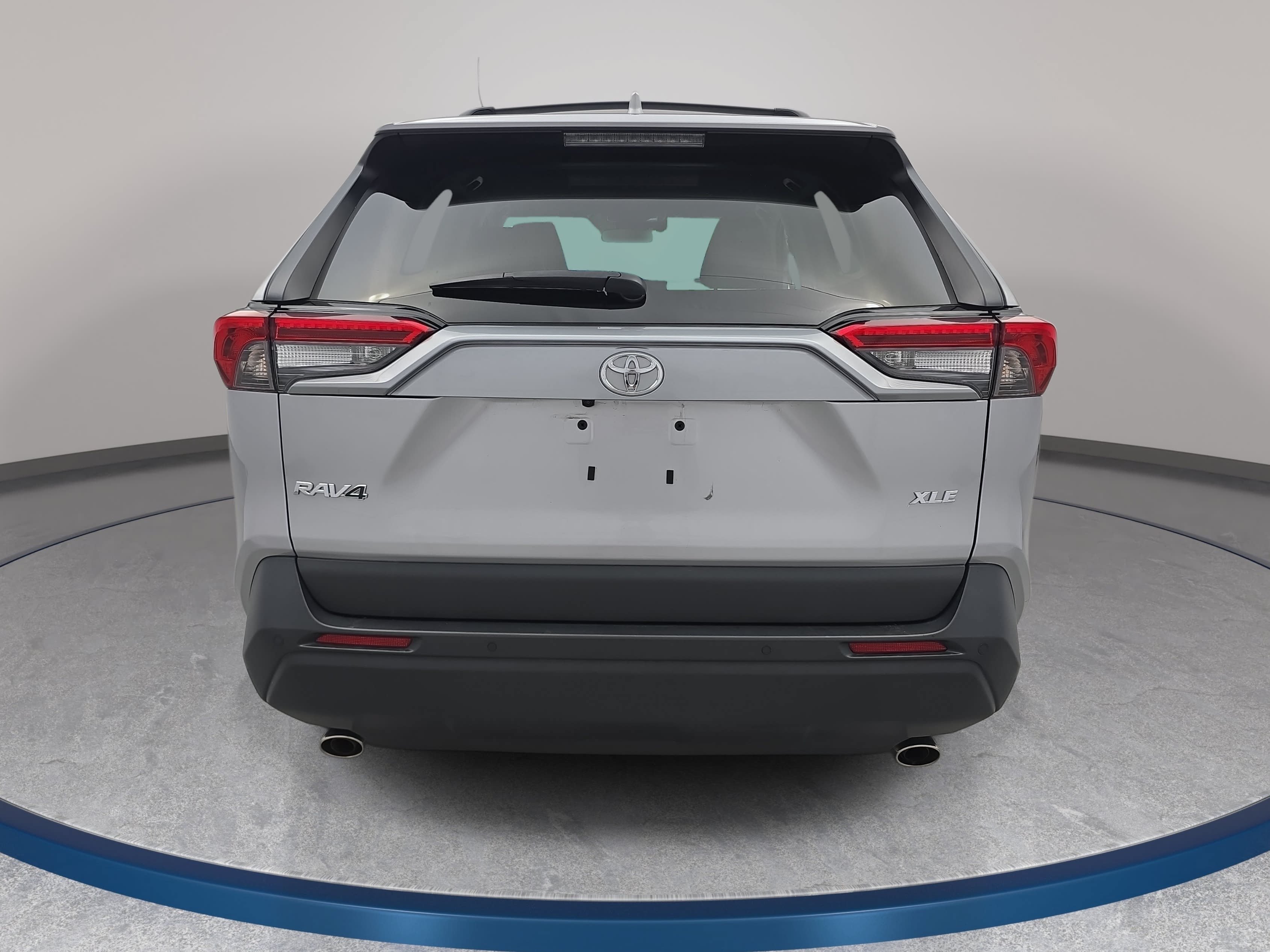 Used 2024 Toyota RAV4 XLE Premium w/ Weather Package FWD image 6