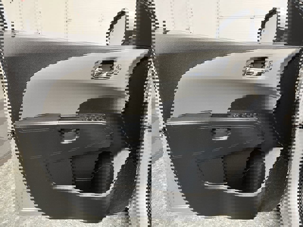 Used 2014 Chevrolet Sonic LT image 6