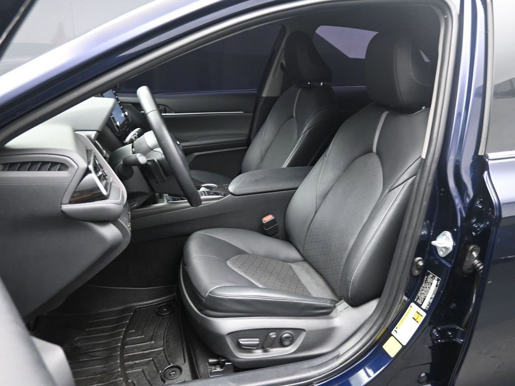 Used 2021 Toyota Camry XSE image 19