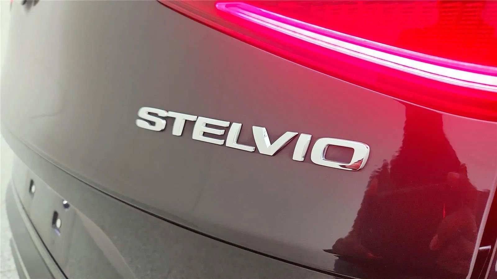 Used 2022 Alfa Romeo Stelvio Veloce AWD/4WD image 17