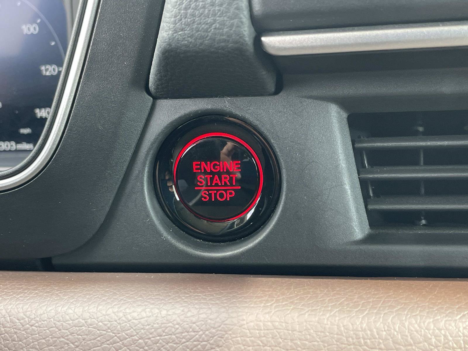 Certified 2025 Honda Pilot Elite image 13