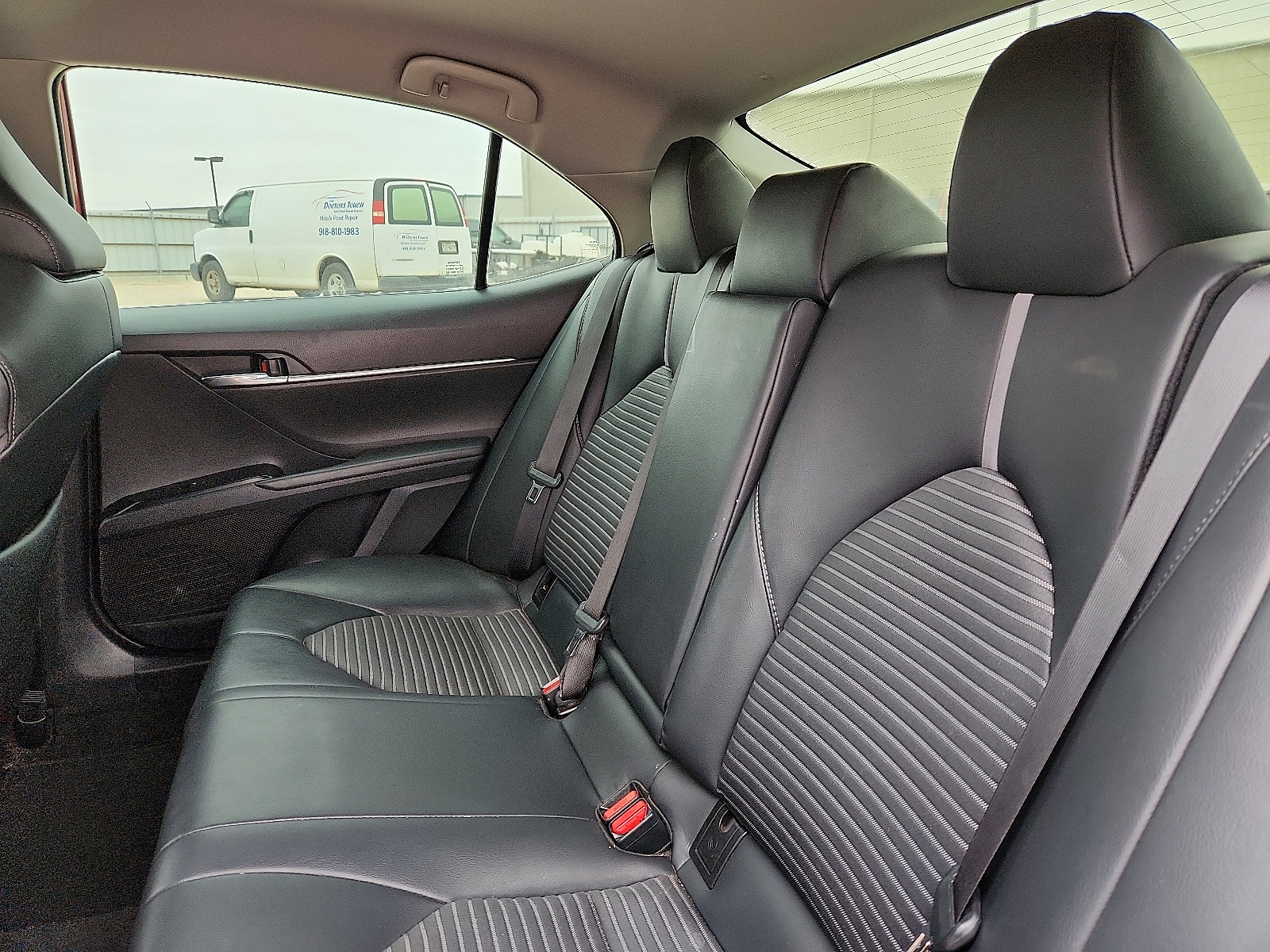 Used 2019 Toyota Camry SE FWD image 10