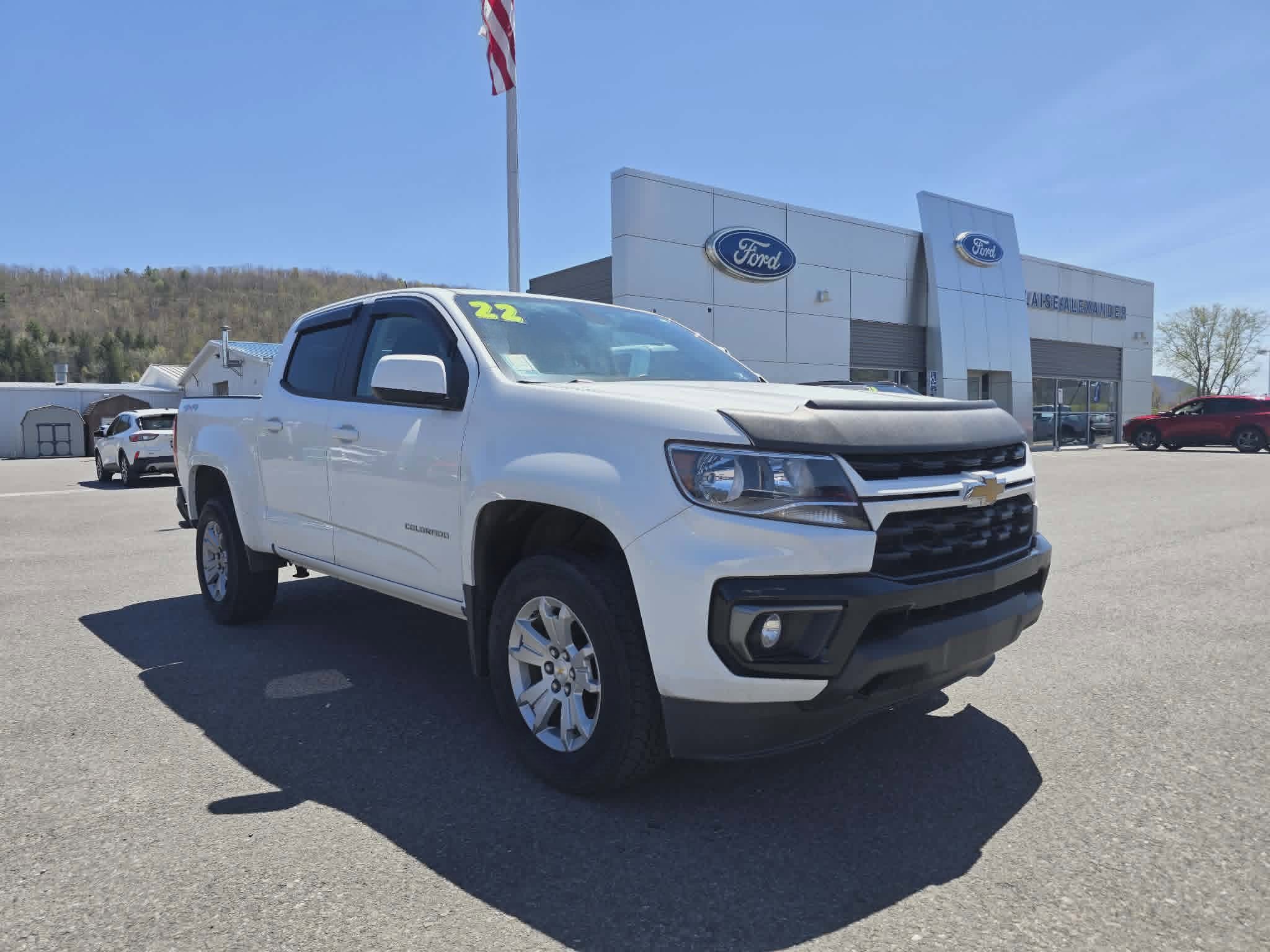 Used 2022 Chevrolet Colorado LT w/ LT Convenience Package AWD/4WD image 1