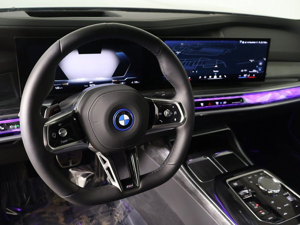 Used 2025 BMW i7 xDrive60 w/ Premium Package AWD/4WD image 28