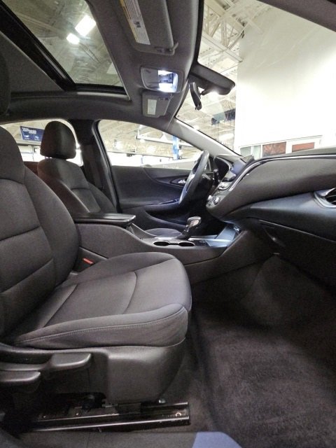 Used 2021 Chevrolet Malibu LT image 38