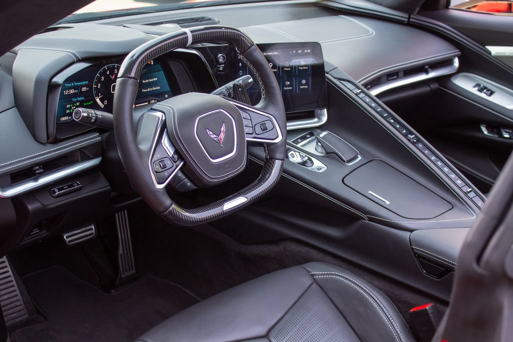 Used 2025 Chevrolet Corvette Z06 RWD image 11