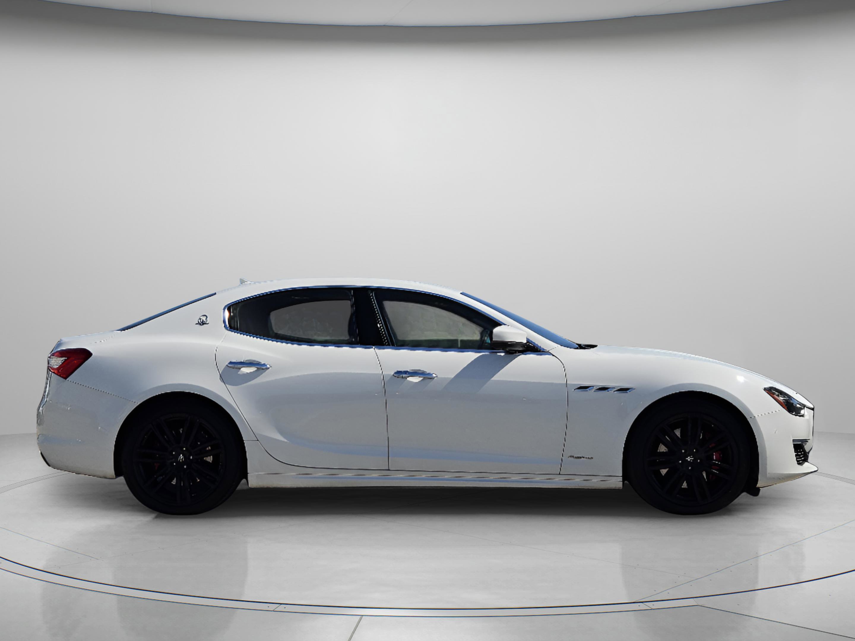 Used 2019 Maserati Ghibli S GranLusso image 7