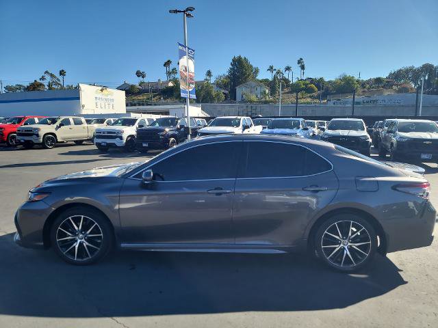 Used 2023 Toyota Camry SE image 5