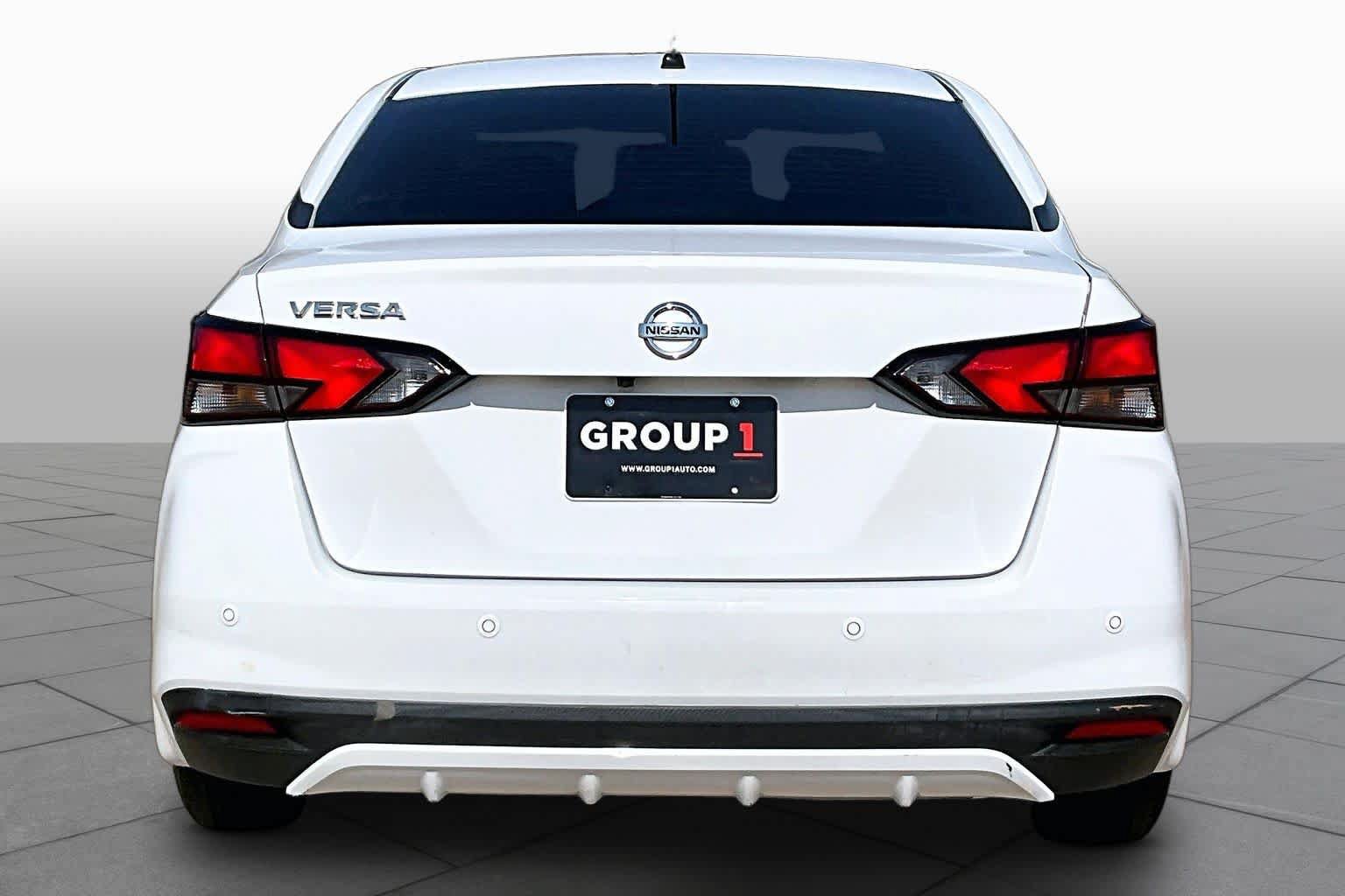 Used 2021 Nissan Versa S FWD image 5