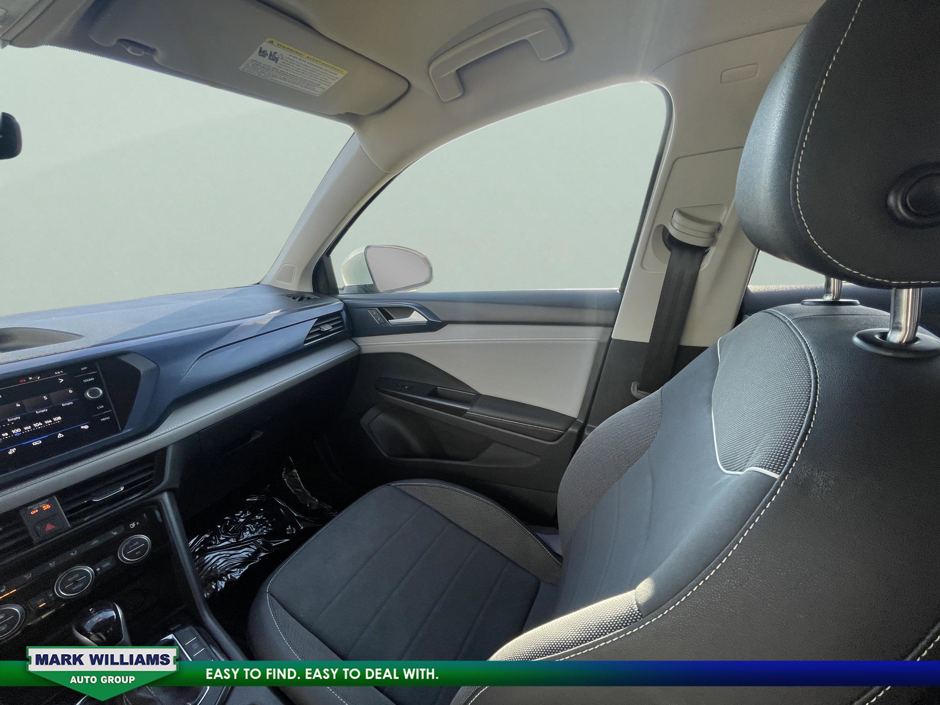 Used 2024 Volkswagen Taos SE image 29