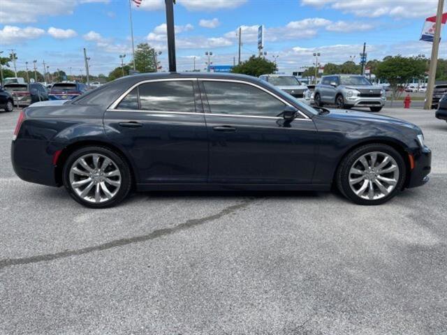 Used 2019 Chrysler 300 Touring L w/ Quick Order Package 22F image 7