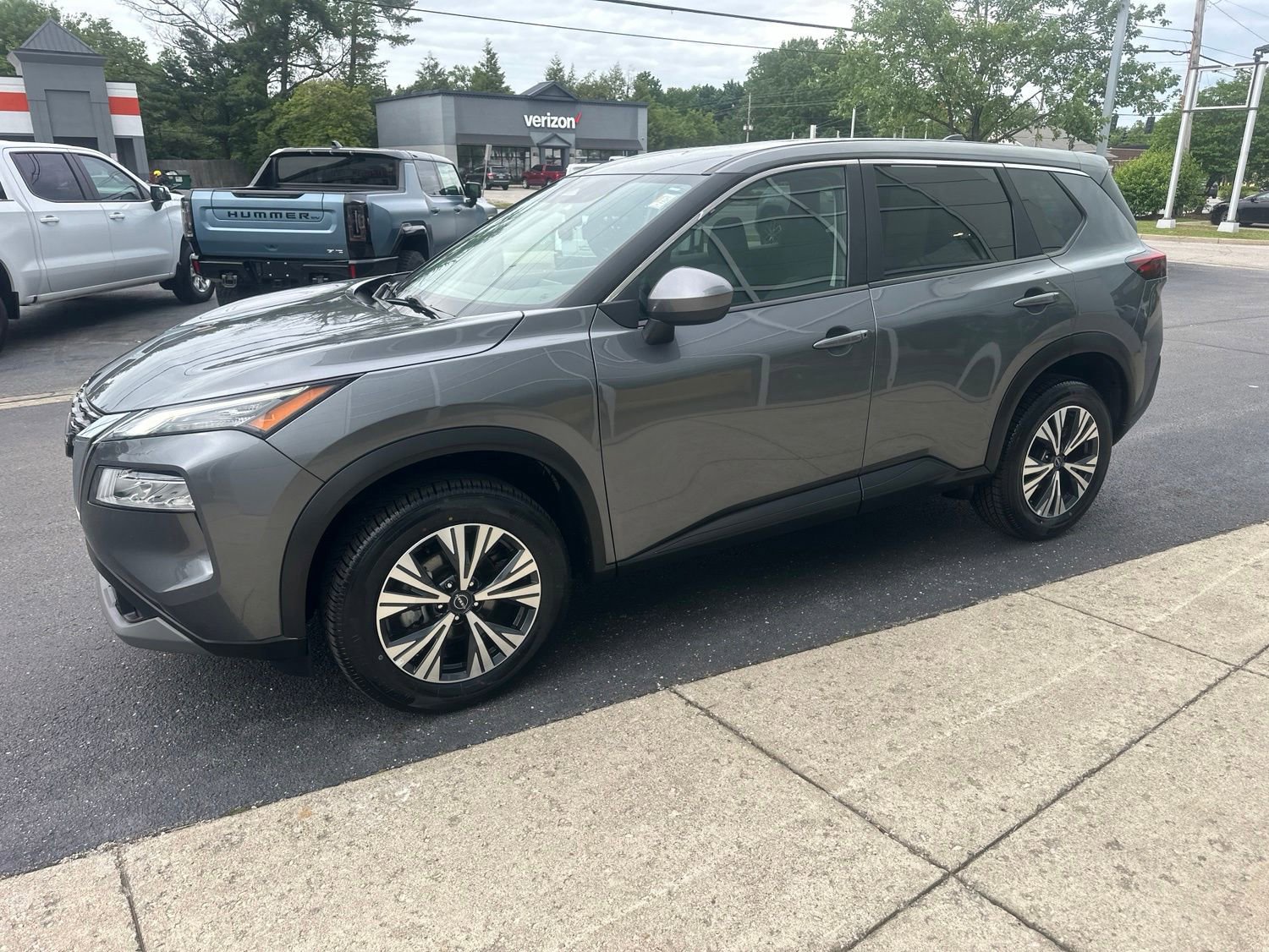 Used 2023 Nissan Rogue SV AWD/4WD image 6