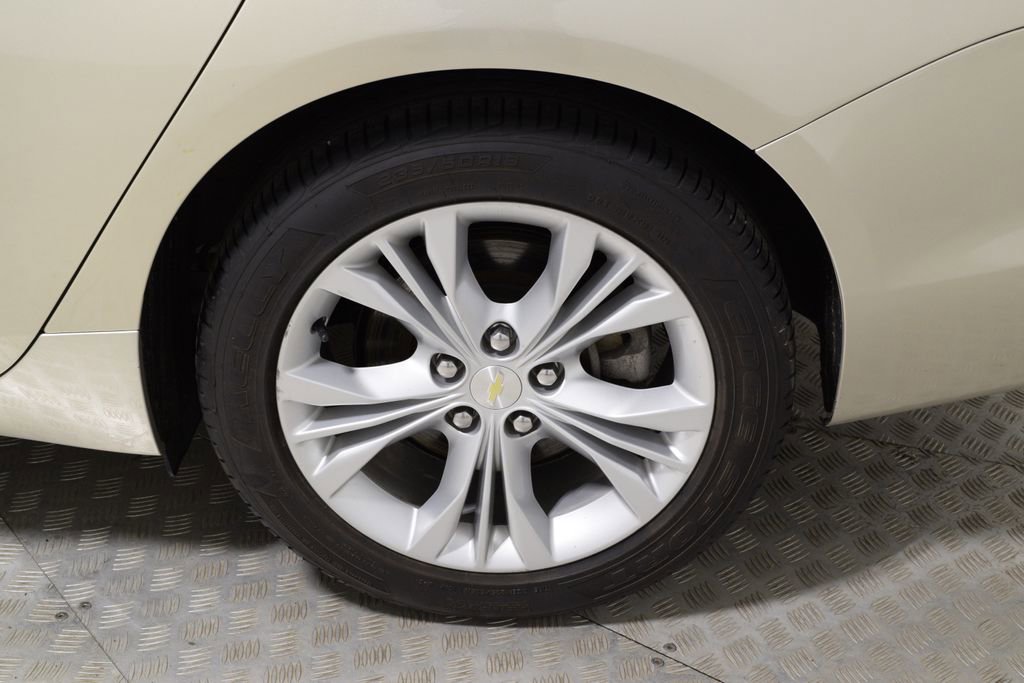 Used 2015 Chevrolet Impala LT w/ Convenience Package image 36