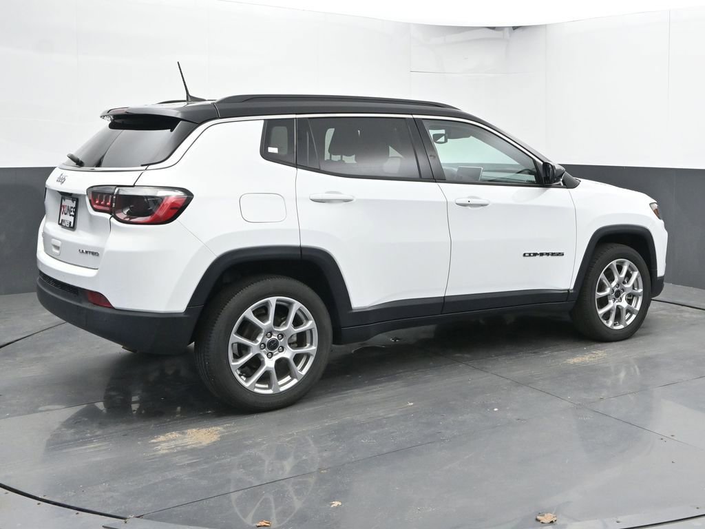 Used 2025 Jeep Compass Limited AWD/4WD image 11