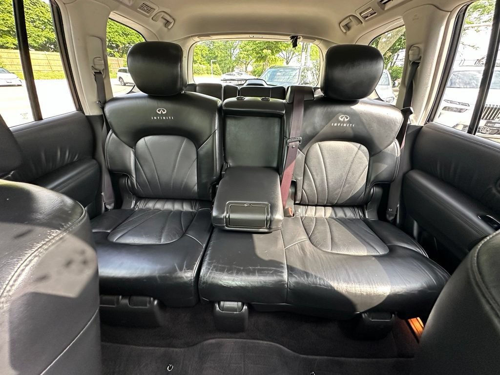 Used 2011 INFINITI QX56 4WD w/ Deluxe Touring Pkg image 16