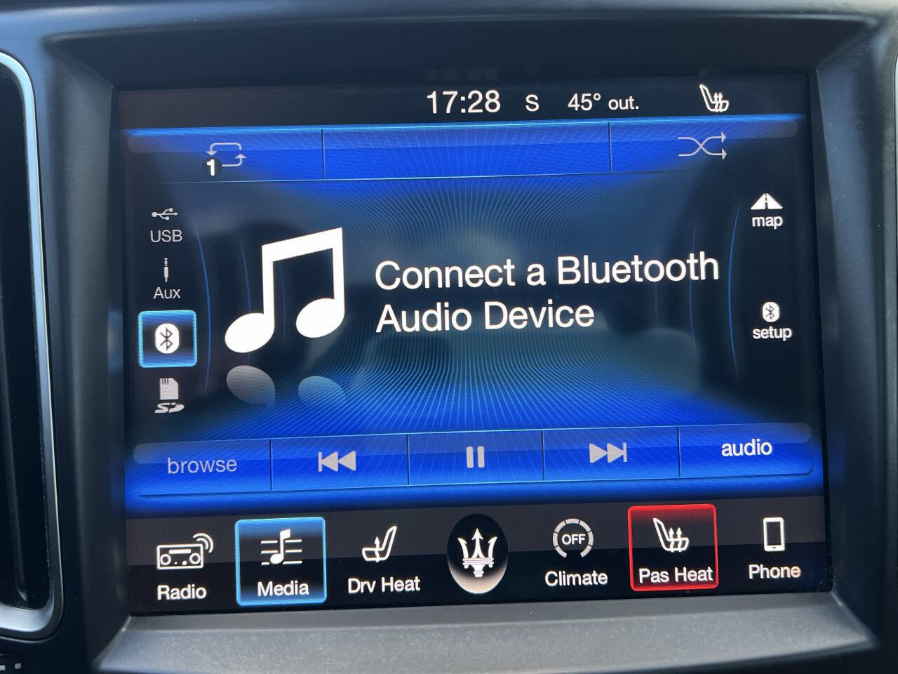 Used 2017 Maserati Levante w/ Luxury Package AWD/4WD image 24