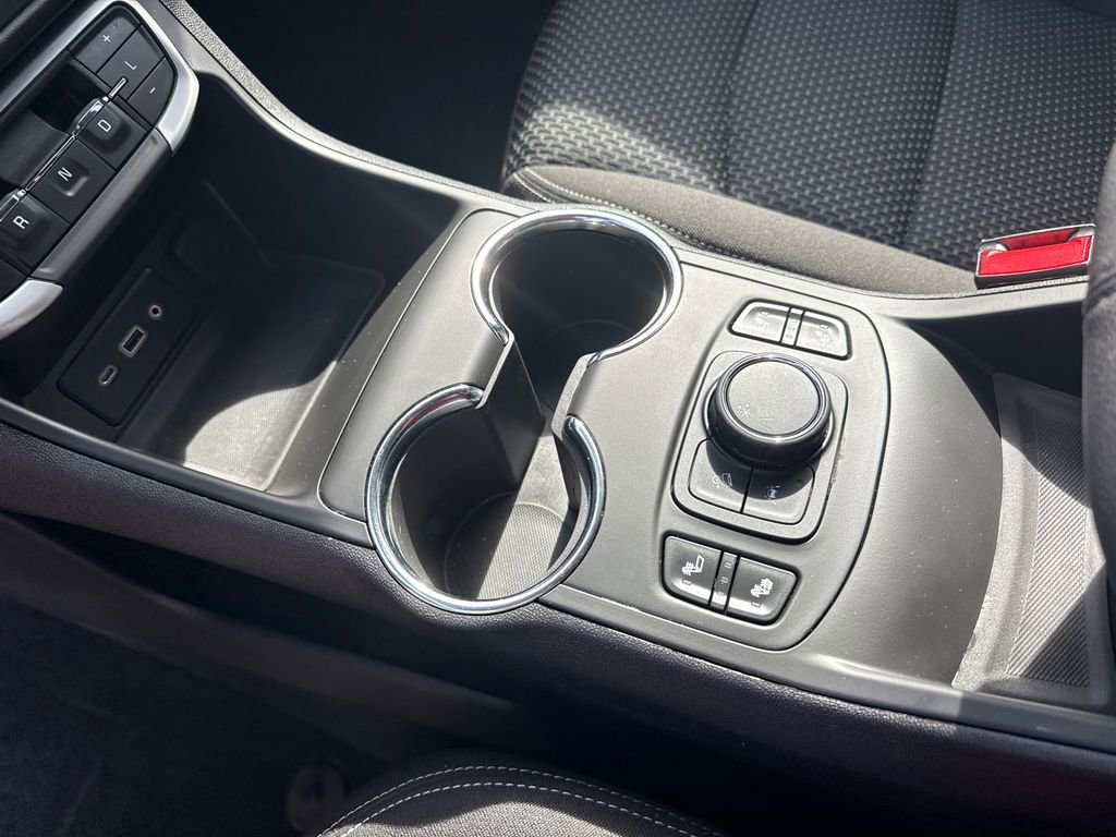 Certified 2024 GMC Terrain SLE w/ Driver Convenience Package image 28