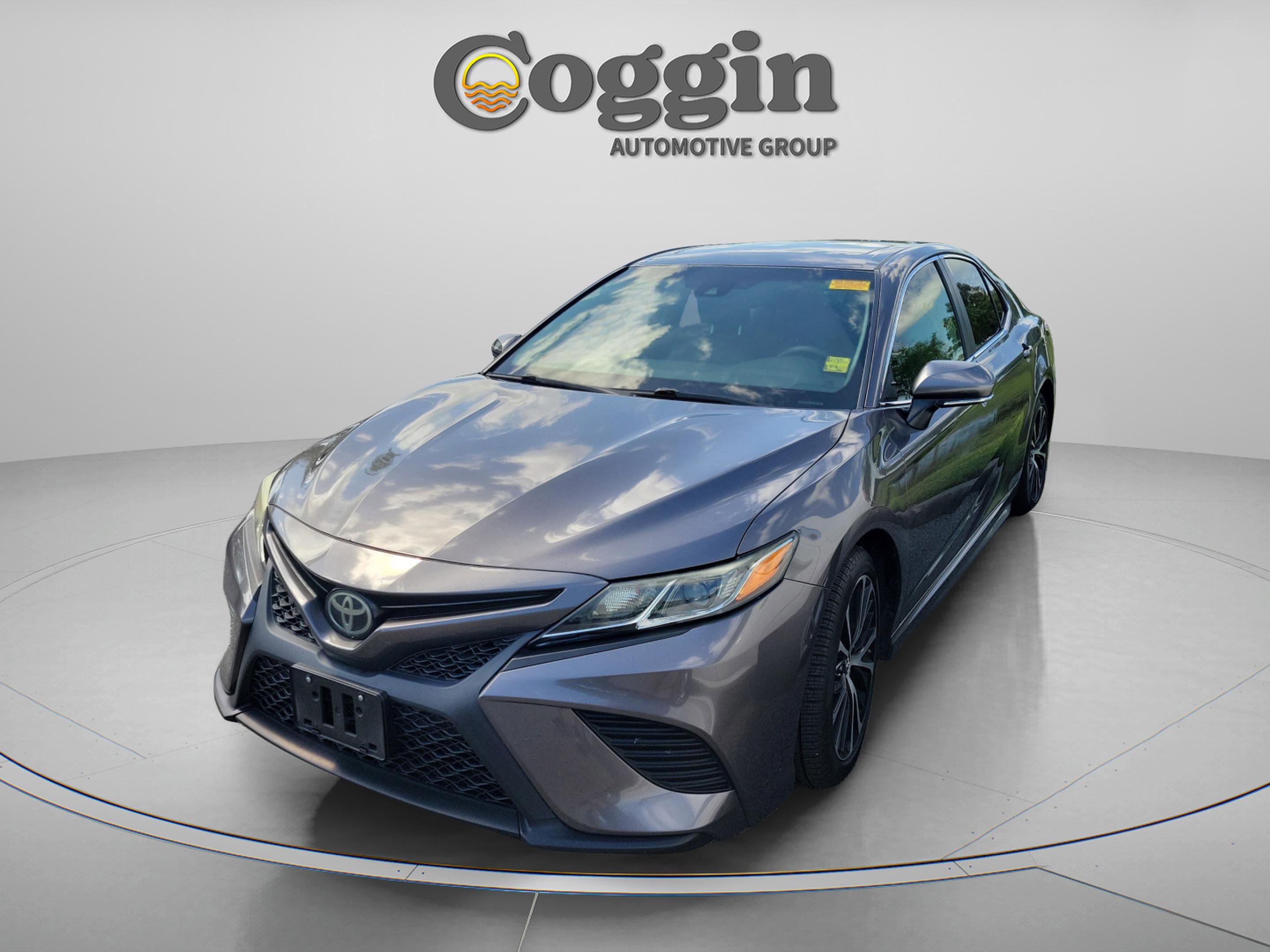 Used 2018 Toyota Camry SE w/ Moonroof Package