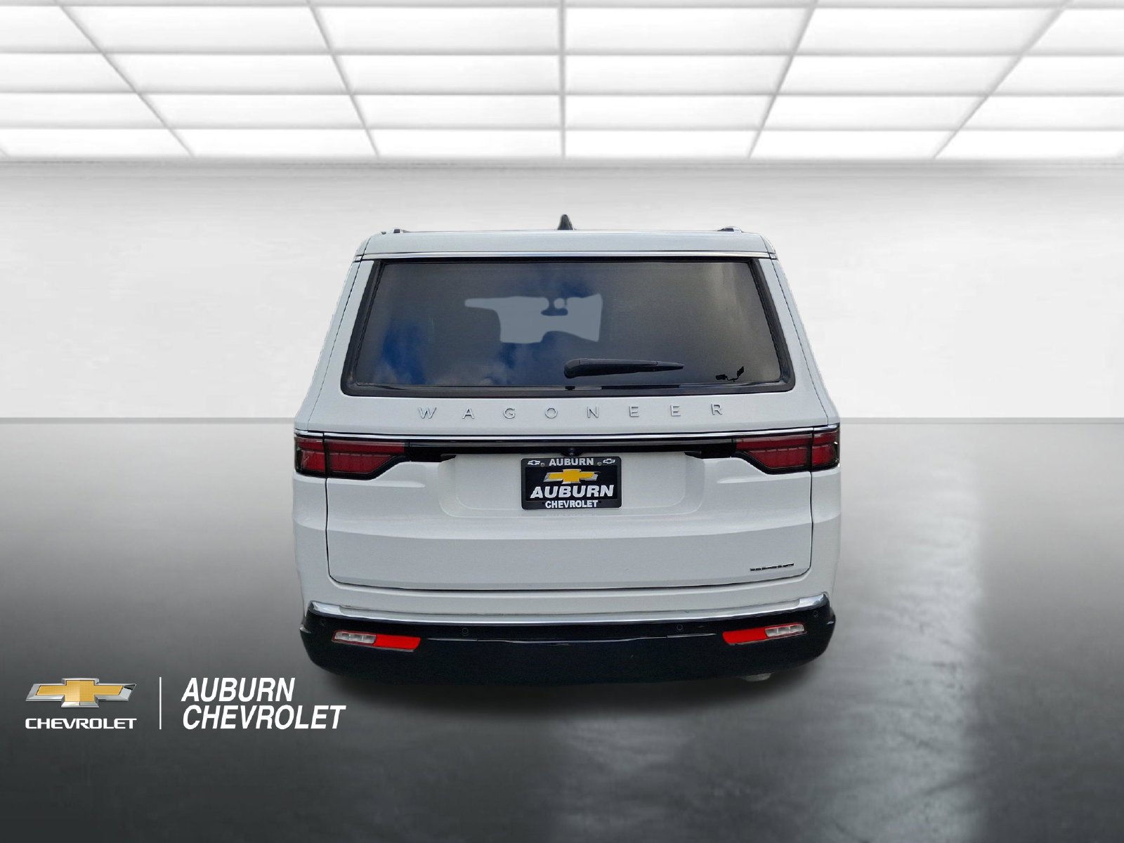 Used 2024 Jeep Wagoneer L Series III AWD/4WD image 4