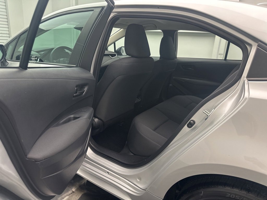 Used 2023 Toyota Corolla LE image 6