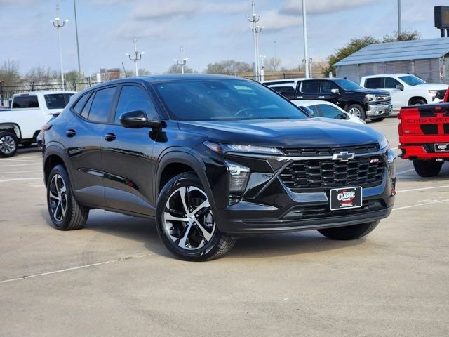 Used 2024 Chevrolet Trax RS image 2