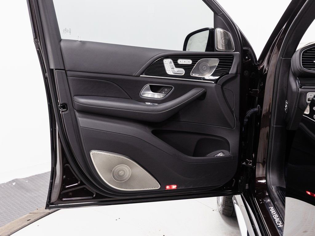 Used 2024 Mercedes-Benz Maybach GLS 600 4MATIC image 5