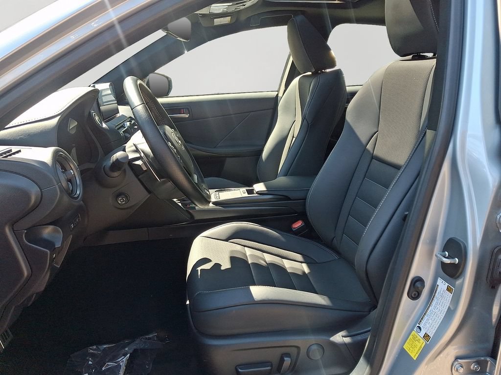 Used 2025 Lexus IS 350 F Sport w/ Navigation Package AWD/4WD image 15