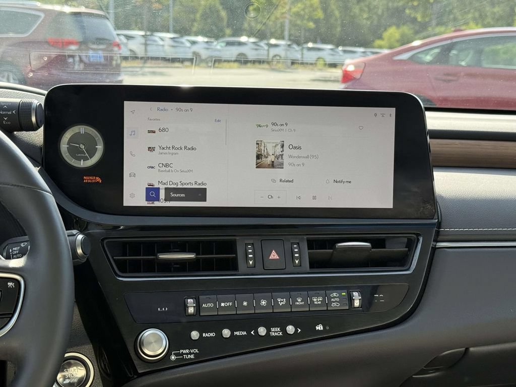 Used 2023 Lexus ES 350 w/ Premium Package FWD image 10