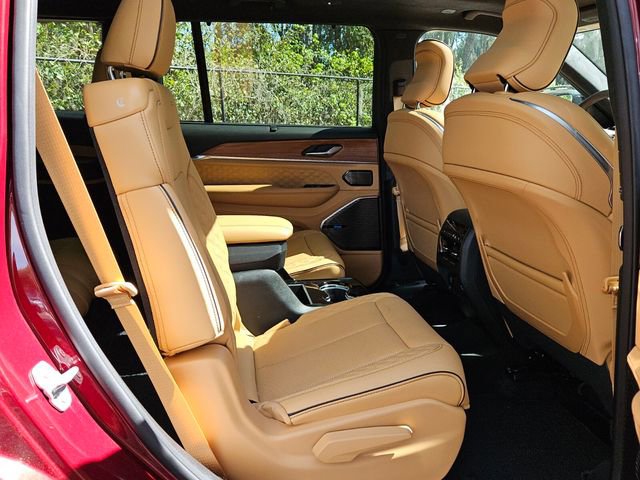 Used 2025 Jeep Grand Cherokee L Summit image 14