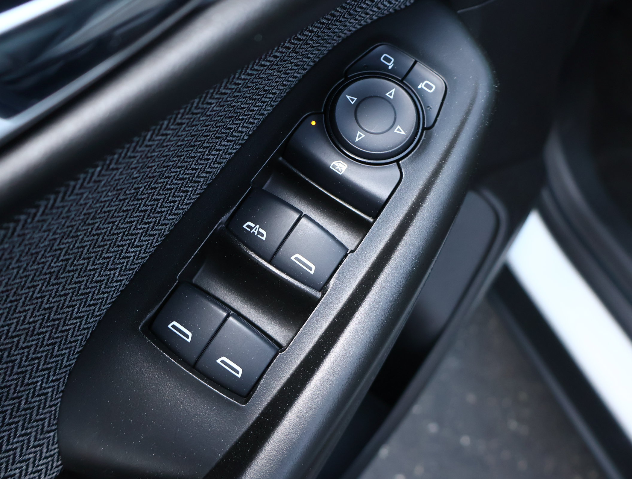 Used 2025 Chevrolet TrailBlazer LT FWD image 8